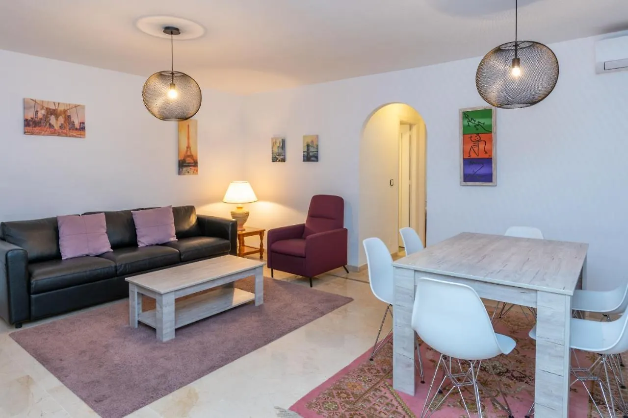 2Br Urban Getaway - Good Wifi, Swimming Pool Apartment Fuengirola