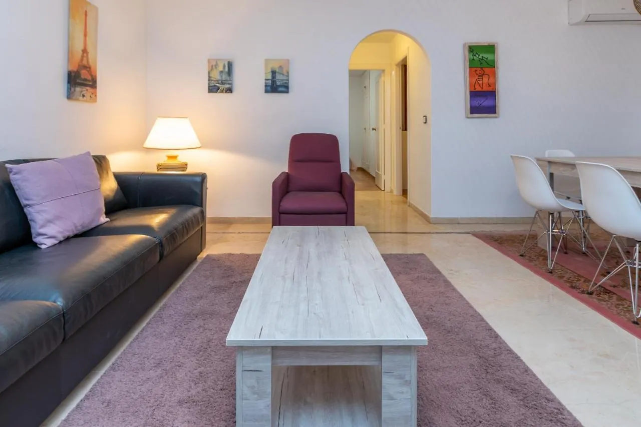 2Br Urban Getaway - Good Wifi, Swimming Pool Apartment Fuengirola