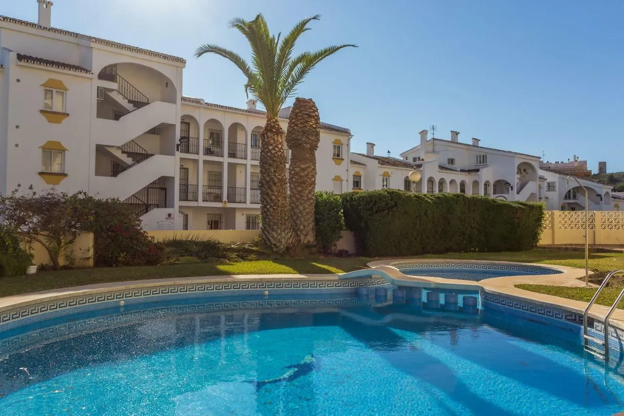 2Br Urban Getaway - Good Wifi, Swimming Pool Apartment Fuengirola